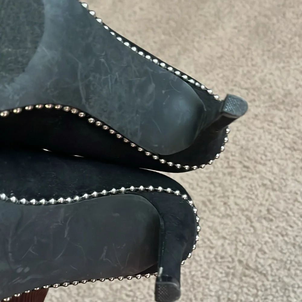“Steve Madden: Pointed Toe Pumps size 6”